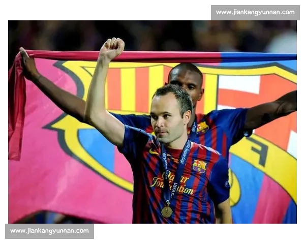 聚焦赛季最佳球员精彩表现与荣耀瞬间解析 聚焦赛季最佳球员精彩表现与荣耀瞬间解析